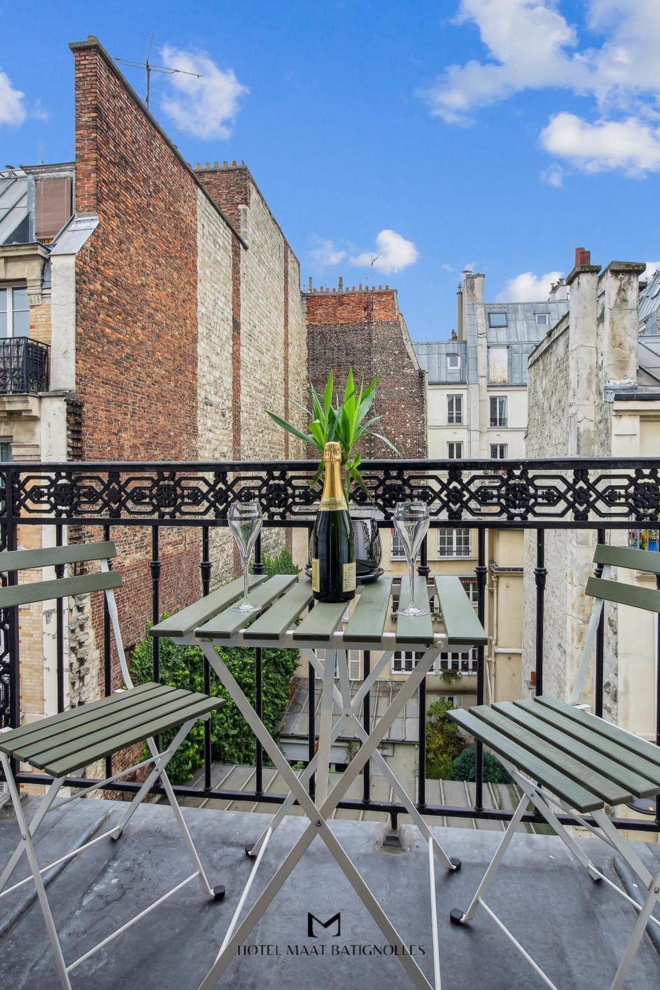 Hotel Maat Batignolles Parijs Buitenkant foto